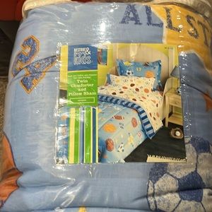 Twin Comforter and Pillow Sham